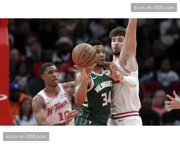 雄鹿即便缺少核心字母哥 面对更残阵公牛仍稍占上风